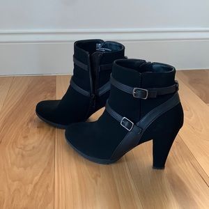 Black rialto Booties size 5.5
